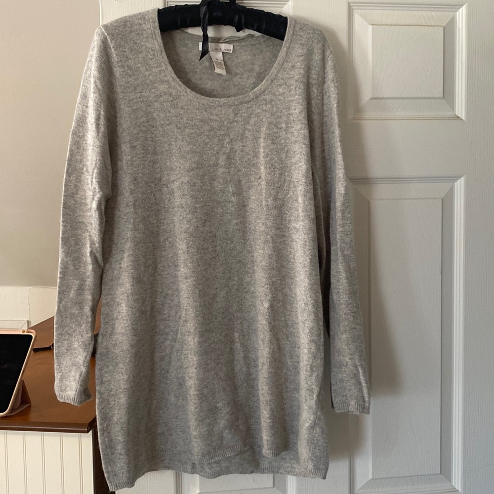 Lucy and Laurel grey sweater